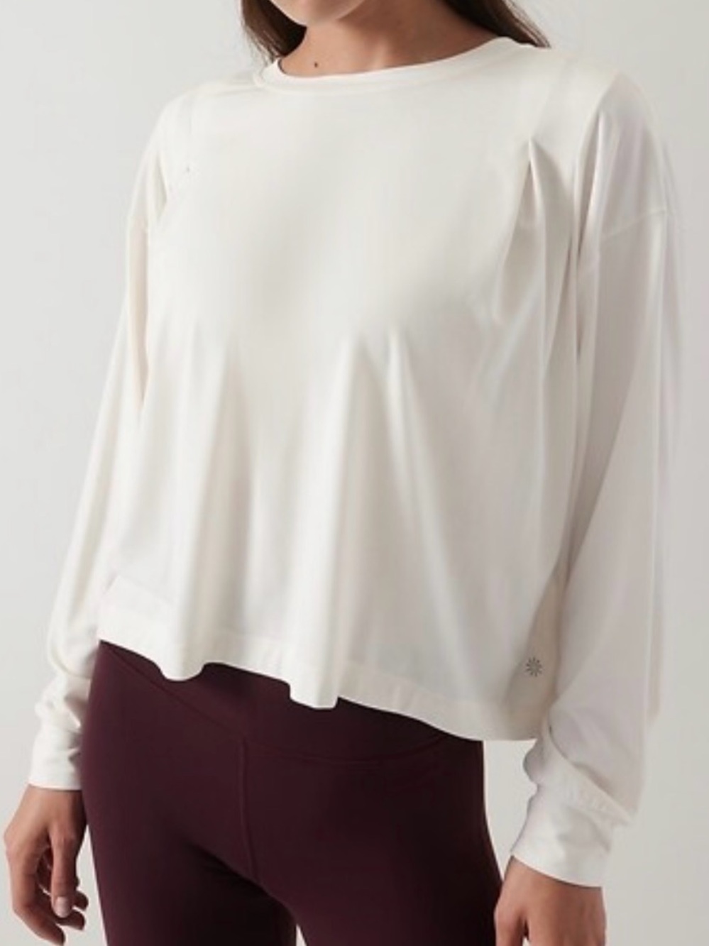 RARE Athleta Elemental Top Cream Size M Long Sleeve Pleated Cropped Oversized